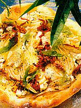 fenchelpizza mit ziegenkäse und walnüssen (ausländisch)