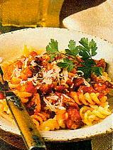 fusilli mit bologneser sauce (ausländisch)