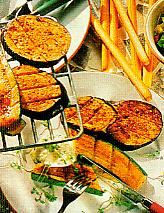 gegrillte zucchini- und auberginensteaks (ausländisch)