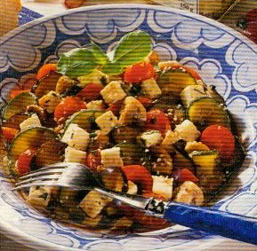 gemüse-antipasti mit feta (ausländisch)