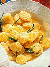 gnocchi mit rosmarinbutter (ausländisch)