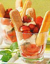 erdbeerbecher tiramisu (dessert)