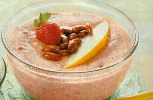 erdbeercreme mit waffeln (dessert)