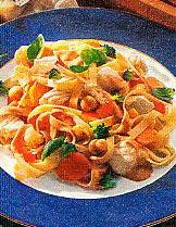 bandnudeln mit gemüse und kabeljaufilet (fisch)