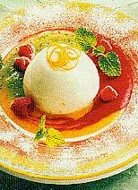 joghurtdessert mit drei früchtepürees (dessert)