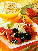 marinierte beeren mit mandelweincreme (dessert)