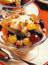 obstsalat mit knuspermüsli (dessert)