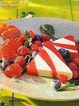 rotweisses erdbeer-mandel-gelee (dessert)