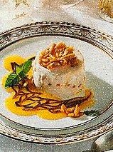 sahne-quark-creme mit mandelkaramell (dessert)