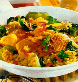 reispfanne mit lachsfilets (fisch)