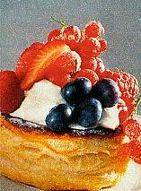 blätterteigpastetchen mit beeren (kuchen)