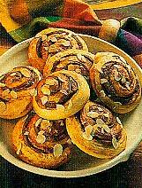 hefeschnecken mit marzipanfüllung (kuchen)