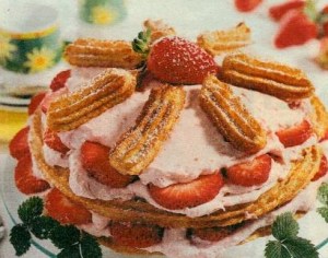 luftige erdbeer-eistorte (kuchen)