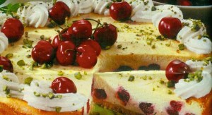 saftiger käsekuchen mit kirschfüllung (kuchen)