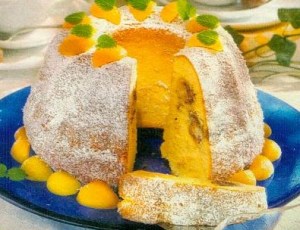 saftiger kokos-aprikosen-gugelhupf (kuchen)