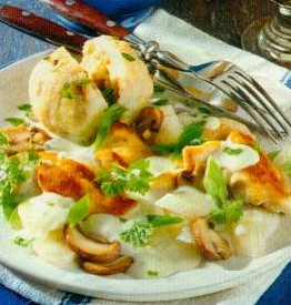 knodel-mit-pilz-hahnchenragout-geflugel