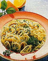 spaghetti mit pikanter sauce (geflügel)