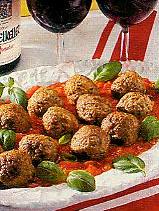 hackbällchen auf tomatensauce (hack)