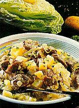 geschichteter chinakohl mit lamm (lamm)