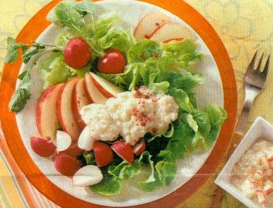 blattsalate mit radieschen und apfeldressing (salat)