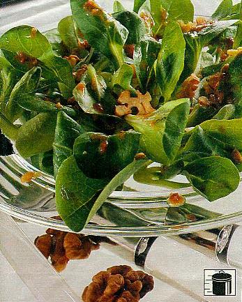 Feldsalat mit Nussdressing (Salat)